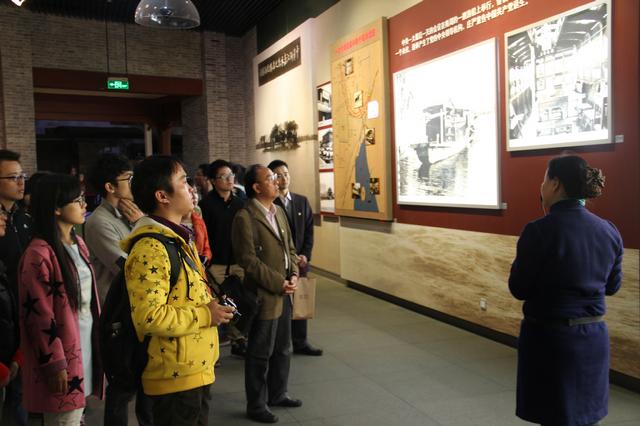 教师学生党员参观一大会址纪念馆