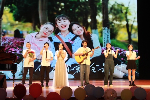 F6DDFCF7-CE70-489C-ABEF-D231FE8C8B3A